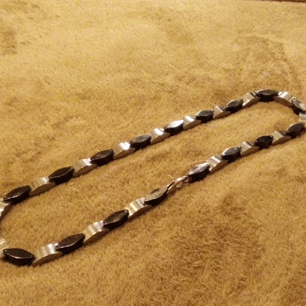 Chic Women's Black and Silver Necklace - Picture 7 of 7